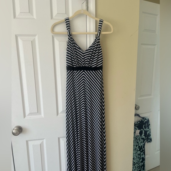 WHBM Black & White Maxi Dress - Picture 3 of 3